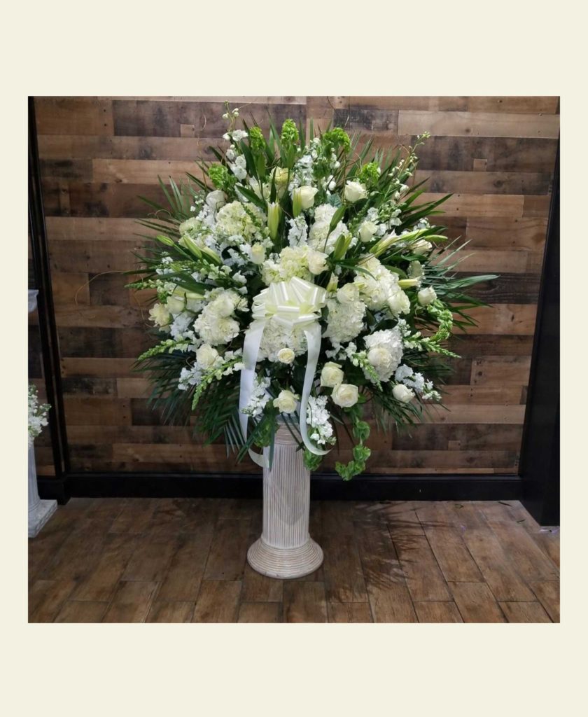 EB0350 Assorted white elegant basket Floral Fantasy US