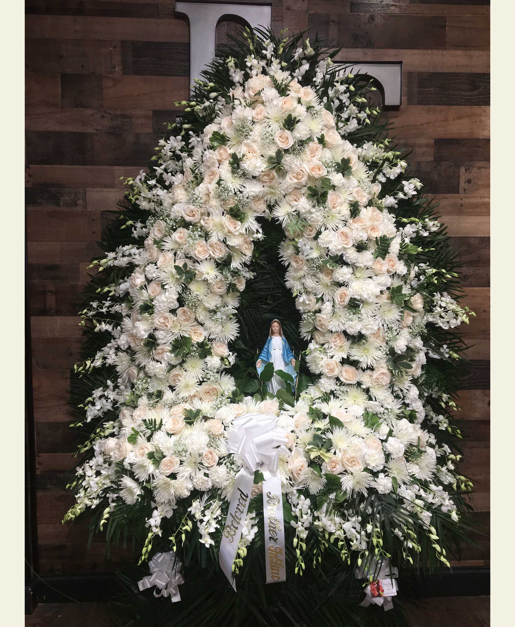 G0150 All White Assorted Gate of Heaven with Statue Floral Fantasy US