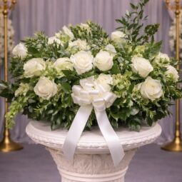 UW0400: White Rose Urn Wreath
